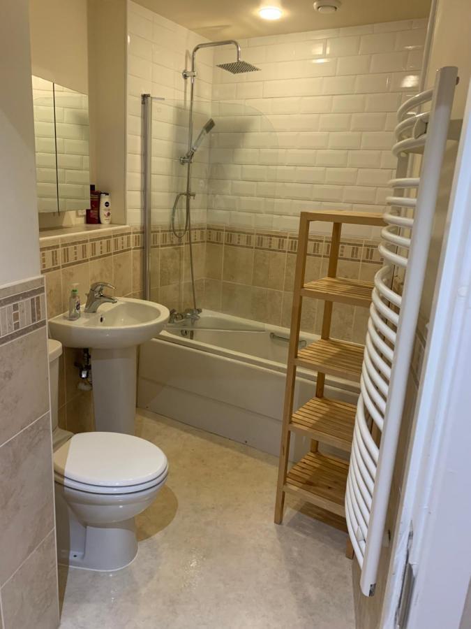 Entire Town Centre 2 Bedroom Apartment Very Close To Beach Bournemouth Kültér fotó