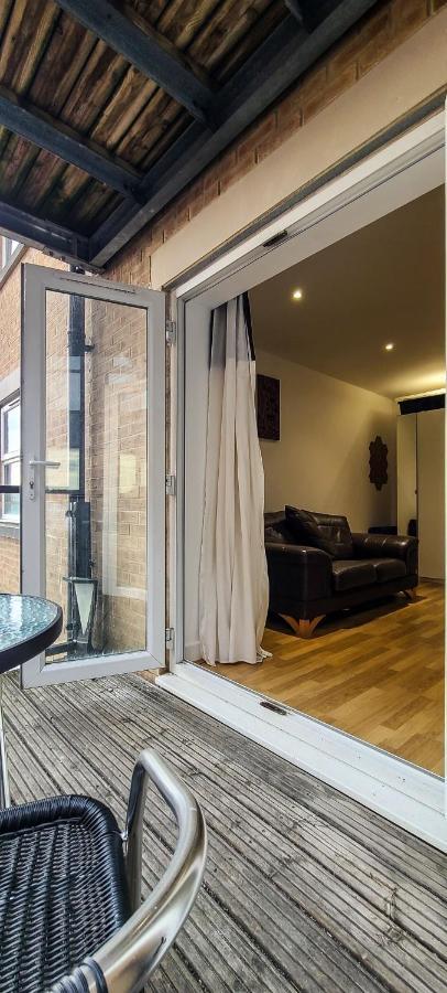 Entire Town Centre 2 Bedroom Apartment Very Close To Beach Bournemouth Kültér fotó